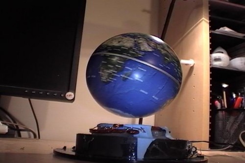 levitating-rotating-globe_the-globe